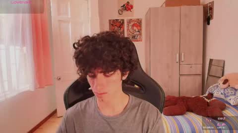 lucas_xo online show from April 2026 08:00:02 PM