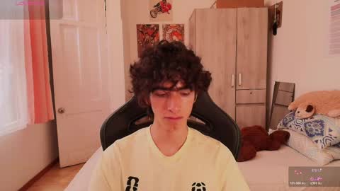 lucas_xo online show from April 2026 08:39:02 PM