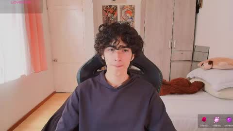 lucas_xo online show from May 2026 06:28:02 PM