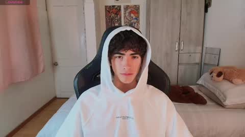 lucas_xo online show from May 2026 10:50:02 PM