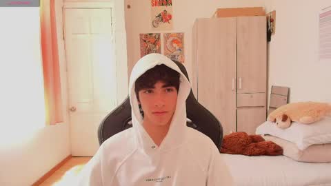 lucas_xo online show from May 2026 06:16:02 PM