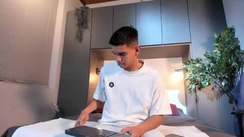 Lucca Moreti online show from June 2026 03:41:01 AM