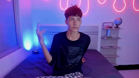 Luccas Ferreira online show from November 2025 07:08:02 PM