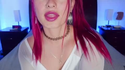 Luccy online show from April 2026 03:21:01 PM
