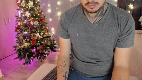 Snapshot of luci_fer15 chatting on December 2024 01:39:01 AM Luci y Fer online show from December 2024 01:39:01 AM