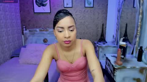 Snapshot of lucia_janne chatting on October 2025 08:29:01 PM Lucla online show from October 2025 08:29:01 PM