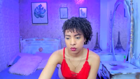 Snapshot of lucia_janne chatting on October 2025 07:29:02 PM Lucla online show from October 2025 07:29:02 PM