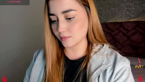 lucia star  online show from January 2025 09:57:01 PM