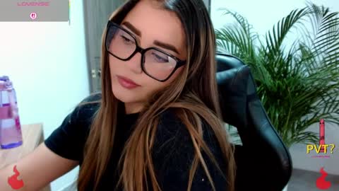 lucia star  online show from April 2026 11:31:01 PM