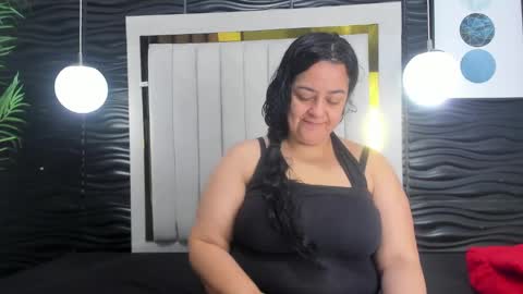 Lucia Vonne online show from February 2025 11:10:02 AM