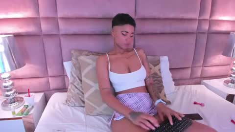  lucia wallace  online show from February 2025 12:37:01 AM