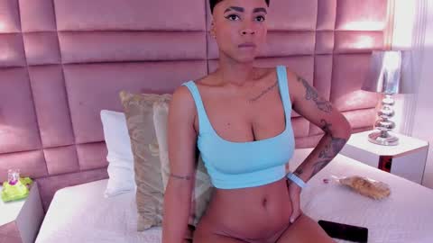  lucia wallace  online show from March 2025 11:18:02 PM