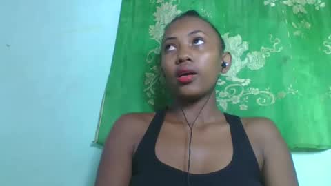Snapshot of lucie196645 chatting on April 2026 06:38:01 AM lucie196645 online show from April 2026 06:38:01 AM