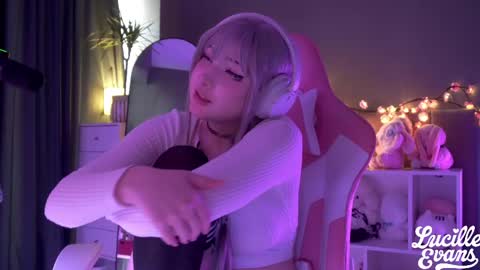 Lucy UwU online show from April 2026 04:10:02 AM