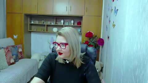 Snapshot of lucillefenlys chatting on November 2025 07:27:02 PM Lucille Fenly online show from November 2025 07:27:02 PM