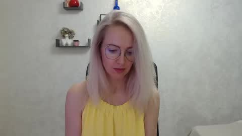 Snapshot of luckcristal chatting on March 2025 03:51:02 PM Arina online show from March 2025 03:51:02 PM