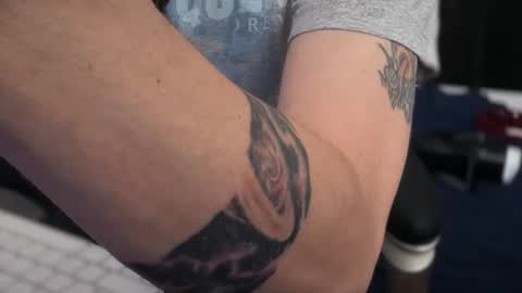 lucky_bme online show from May 2026 01:27:02 PM