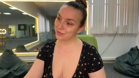 lucky_foryou_baby online show from May 2026 09:17:01 AM