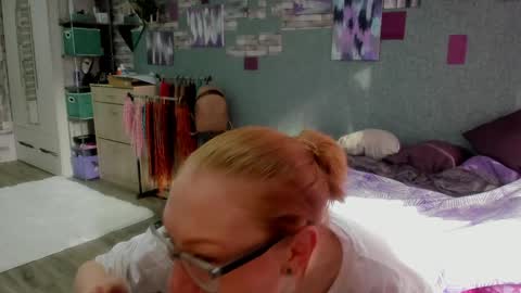 lucky_licky20 online show from April 2026 01:47:02 AM