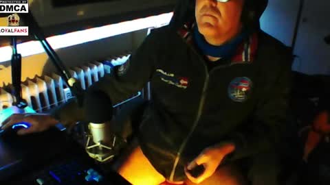        call me  Stefan online show from February 2025 05:08:01 AM