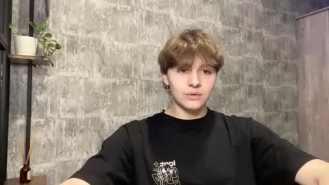 Snapshot of luckymenchik chatting on February 2026 09:33:02 PM Ricky online show from February 2026 09:33:02 PM