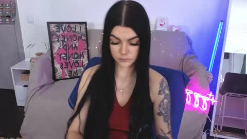 Monika online show from November 2025 10:28:01 AM