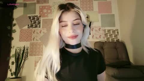 luckysapphire777 online show from May 2026 10:23:02 AM