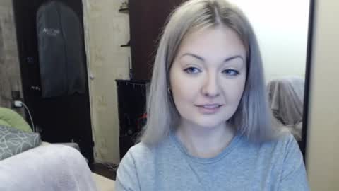 Snapshot of luckyshotgirl chatting on December 2024 12:55:01 PM LuckyShot online show from December 2024 12:55:01 PM