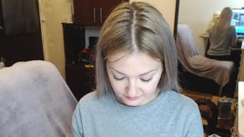 Snapshot of luckyshotgirl chatting on December 2024 05:48:01 PM LuckyShot online show from December 2024 05:48:01 PM