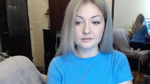 Snapshot of luckyshotgirl chatting on December 2024 12:49:01 PM LuckyShot online show from December 2024 12:49:01 PM