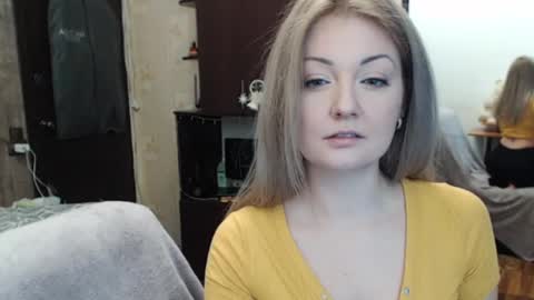 Snapshot of luckyshotgirl chatting on December 2024 02:21:01 PM LuckyShot online show from December 2024 02:21:01 PM