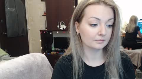 Snapshot of luckyshotgirl chatting on January 2025 01:08:01 PM LuckyShot online show from January 2025 01:08:01 PM