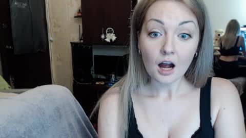 Snapshot of luckyshotgirl chatting on January 2025 02:41:01 PM LuckyShot online show from January 2025 02:41:01 PM