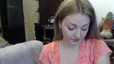 Snapshot of luckyshotgirl chatting on January 2025 08:21:01 PM LuckyShot online show from January 2025 08:21:01 PM