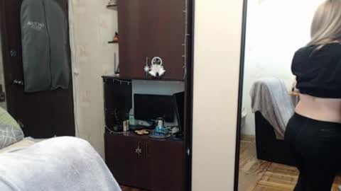 Snapshot of luckyshotgirl chatting on January 2025 07:38:01 PM LuckyShot online show from January 2025 07:38:01 PM