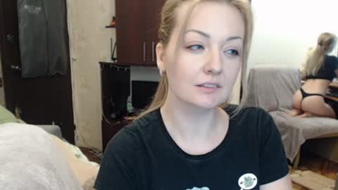 Snapshot of luckyshotgirl chatting on January 2025 07:07:01 PM LuckyShot online show from January 2025 07:07:01 PM