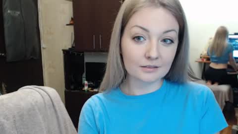 Snapshot of luckyshotgirl chatting on February 2025 02:05:01 PM LuckyShot online show from February 2025 02:05:01 PM