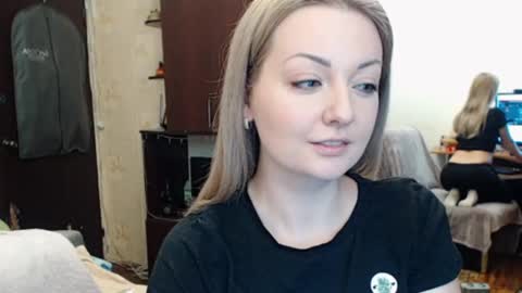 Snapshot of luckyshotgirl chatting on February 2025 02:13:02 PM LuckyShot online show from February 2025 02:13:02 PM