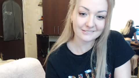 Snapshot of luckyshotgirl chatting on February 2025 04:57:01 PM LuckyShot online show from February 2025 04:57:01 PM