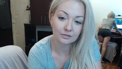 Snapshot of luckyshotgirl chatting on September 2025 03:11:02 PM LuckyShot online show from September 2025 03:11:02 PM