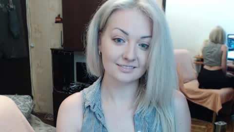 Snapshot of luckyshotgirl chatting on October 2025 02:53:01 PM LuckyShot online show from October 2025 02:53:01 PM