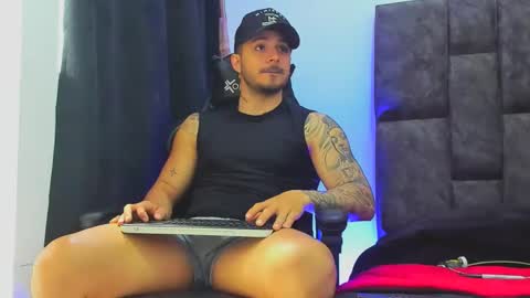 Snapshot of luckysmith12 chatting on February 2025 06:40:01 PM chat with me online show from February 2025 06:40:01 PM