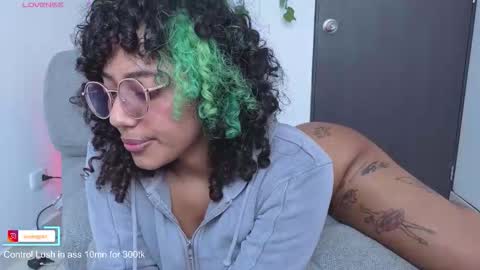 Luanis online show from March 2026 03:49:01 PM