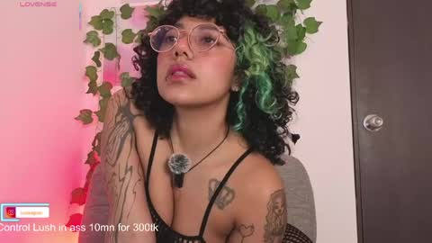 Luanis online show from April 2026 01:25:01 AM