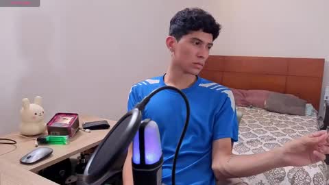 Lu Independent Model online show from April 2026 05:21:02 PM