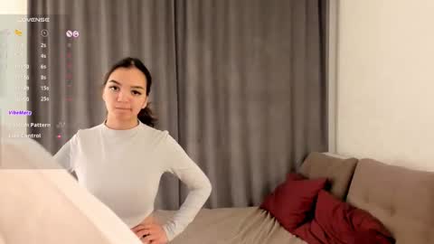 Rinredhead Gloriawith glasses Rayanother glasses online show from February 2026 06:55:02 PM