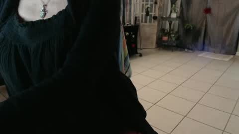 lucy_0000 online show from April 2026 01:18:01 AM