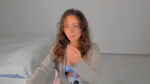 Snapshot of lucy__ray chatting on December 2025 11:32:01 PM lucy__ray online show from December 2025 11:32:01 PM