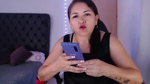 Snapshot of lucy_chanel chatting on December 2024 09:37:02 PM lucy online show from December 2024 09:37:02 PM