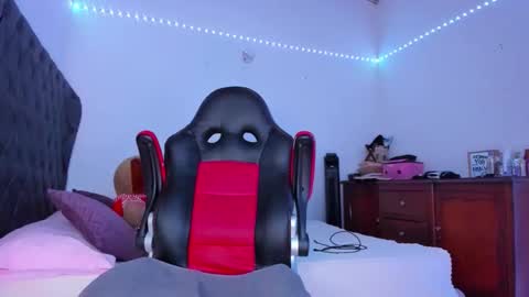 Snapshot of lucy_chanel chatting on November 2025 10:15:02 PM lucy online show from November 2025 10:15:02 PM